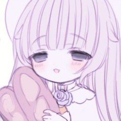 印度男子头插砍刀淡定玩手机